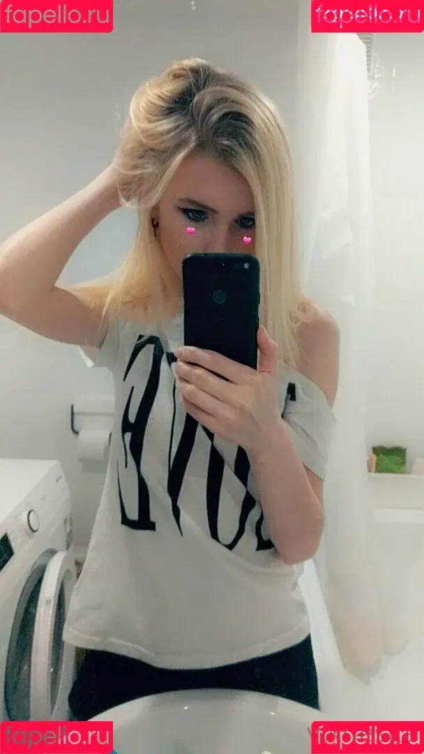 vikneskafree Onlyfans Photo Gallery 