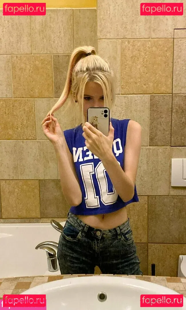 vikneskafree Onlyfans Photo Gallery 