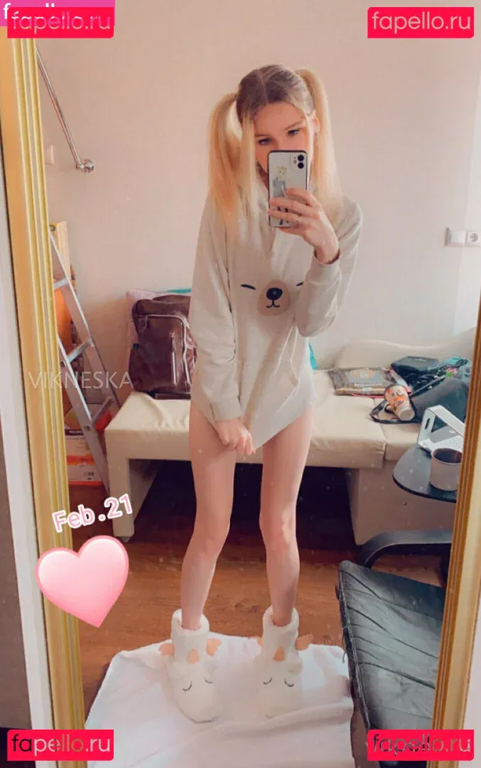 vikneskafree Onlyfans Photo Gallery 