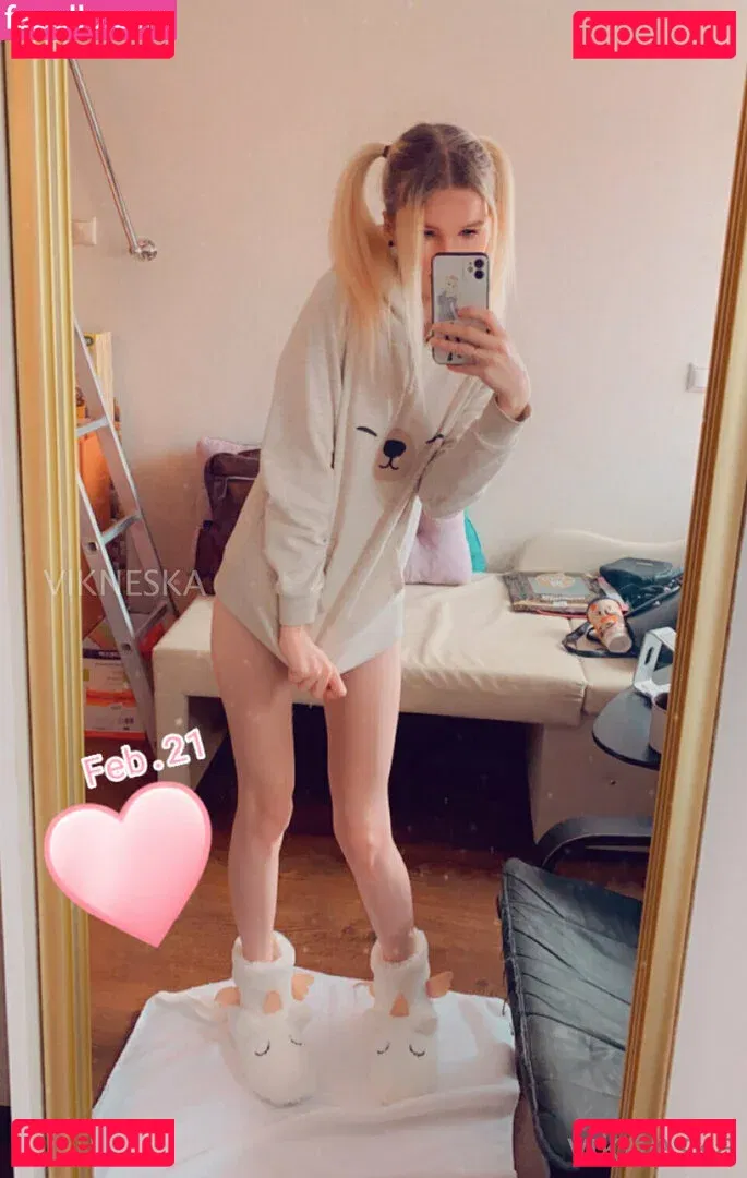 vikneskafree Onlyfans Photo Gallery 