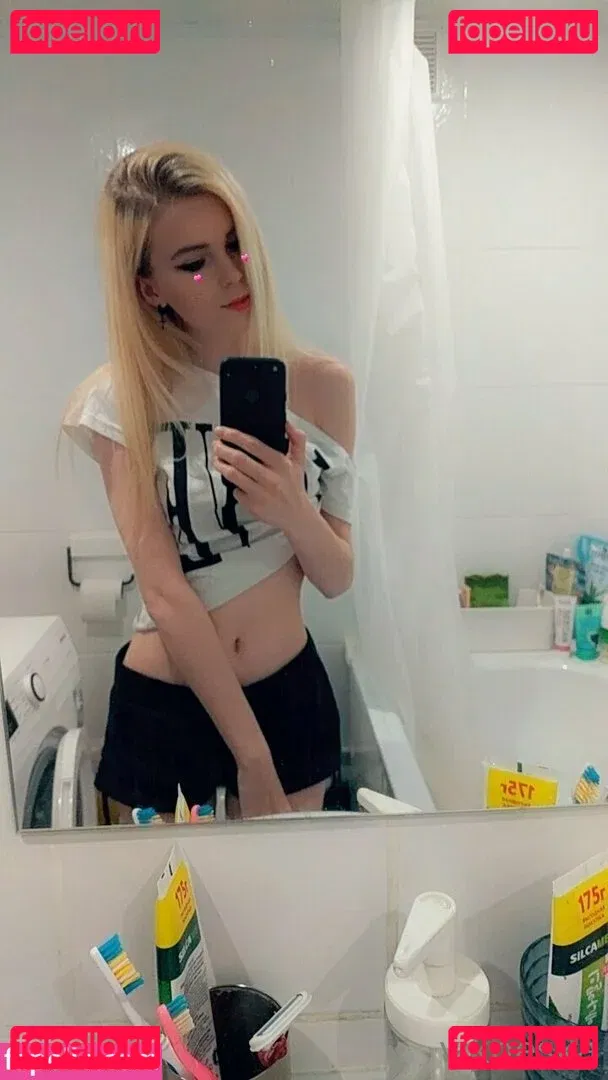 vikneskafree Onlyfans Photo Gallery 