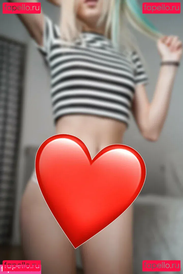 vikneskafree Onlyfans Photo Gallery 