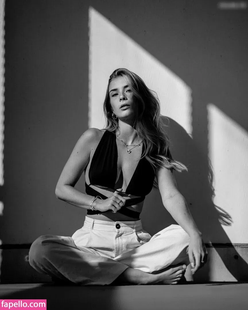 Paula Doeringer Onlyfans Photo Gallery 