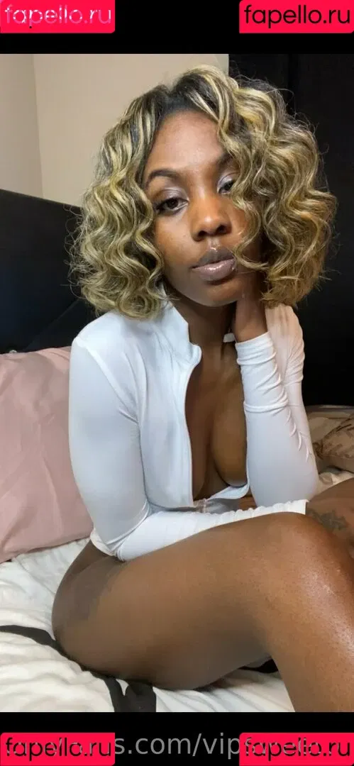 vipsweetonyxx Onlyfans Photo Gallery 