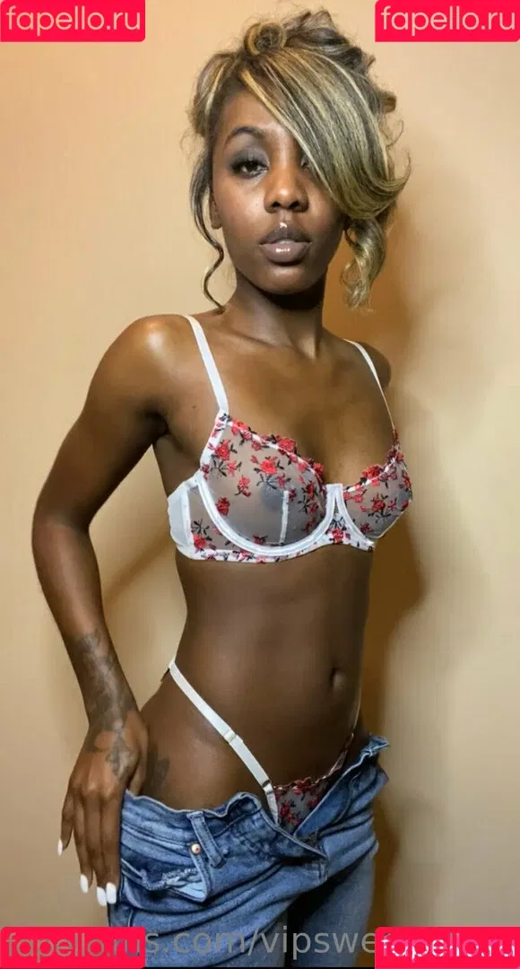 vipsweetonyxx Onlyfans Photo Gallery 