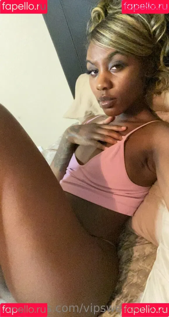 vipsweetonyxx Onlyfans Photo Gallery 