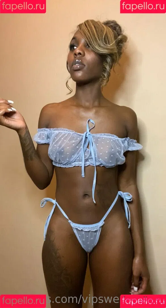 vipsweetonyxx Onlyfans Photo Gallery 