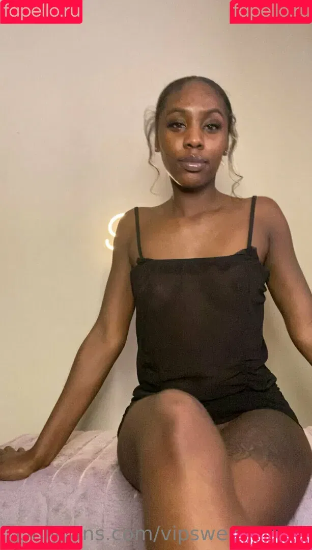 vipsweetonyxx Onlyfans Photo Gallery 