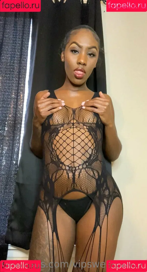 vipsweetonyxx Onlyfans Photo Gallery 