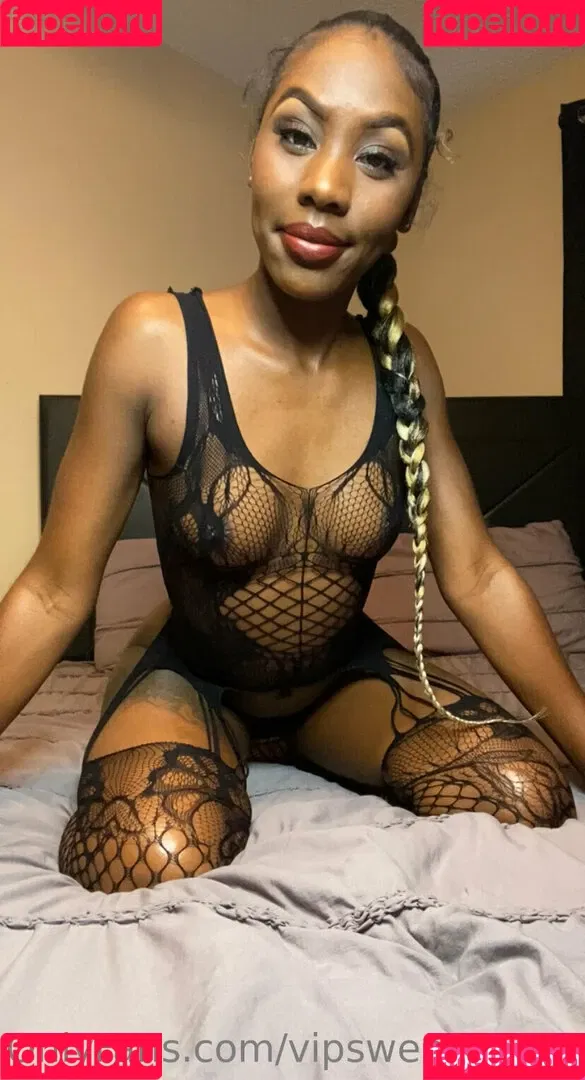 vipsweetonyxx Onlyfans Photo Gallery 