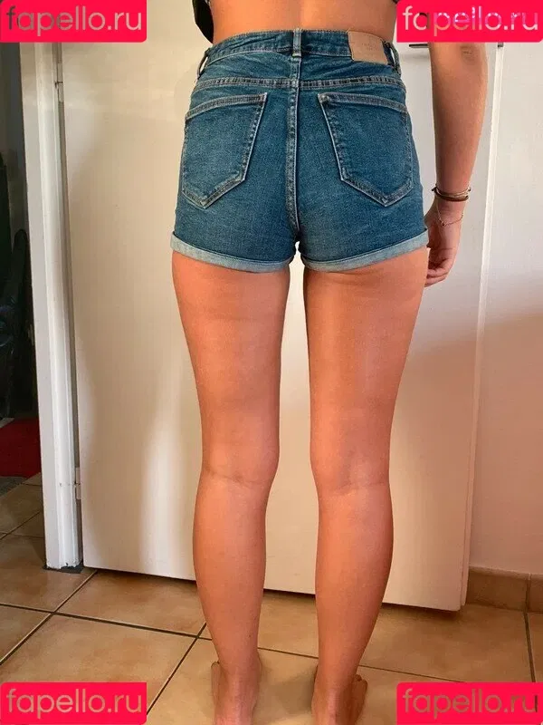 Axelle Maga Onlyfans Photo Gallery 
