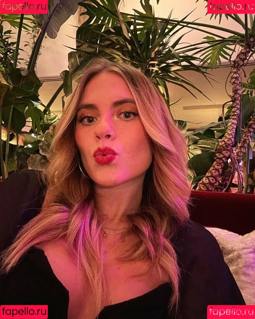 Axelle Maga Onlyfans Photo Gallery 