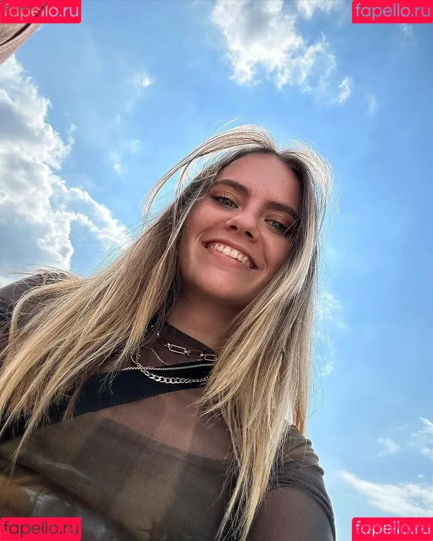 Axelle Maga Onlyfans Photo Gallery 