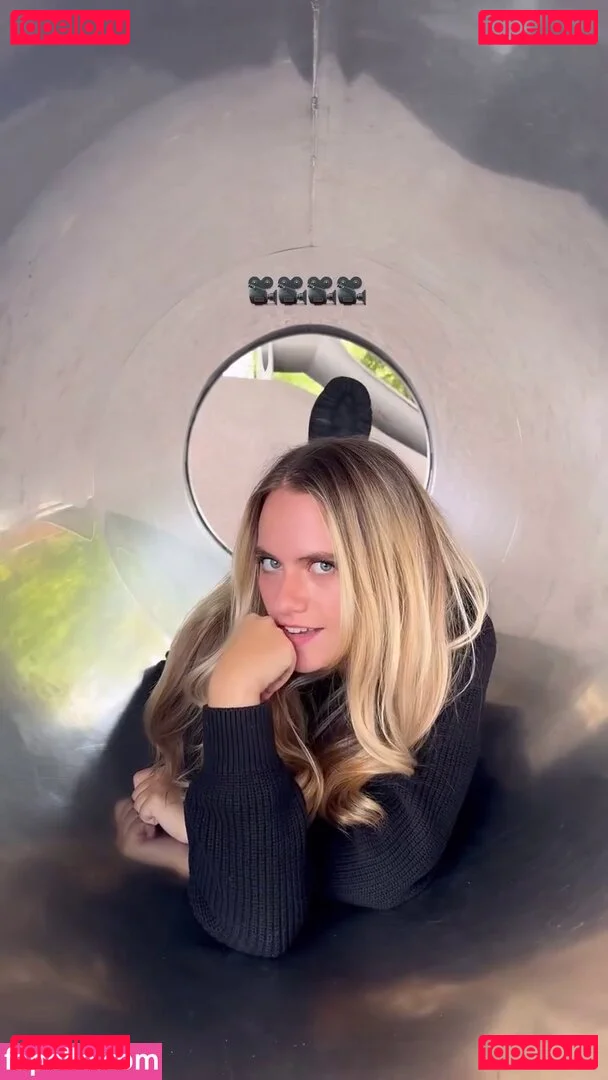 Axelle Maga Nude Onlyfans Photo 46
