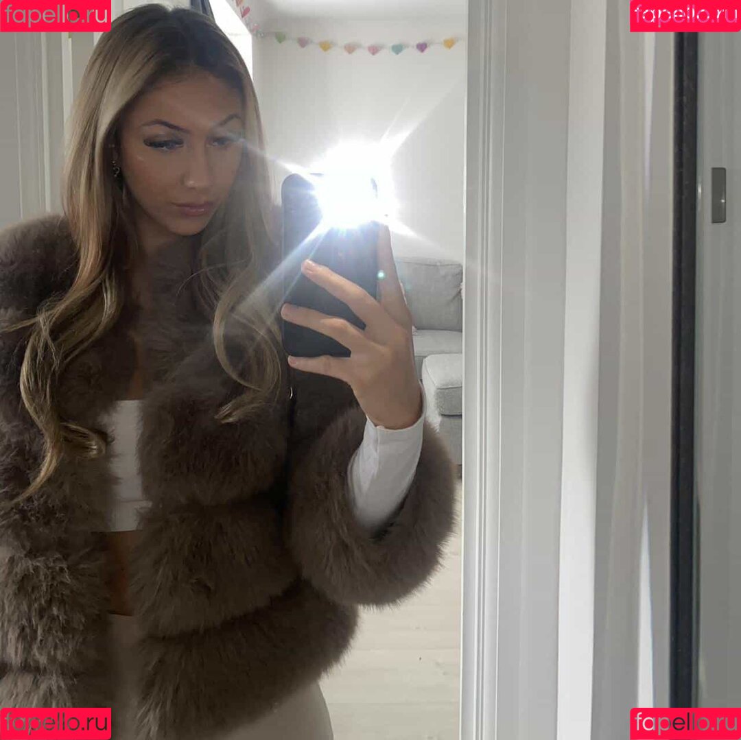 Liv Grace Onlyfans Photo Gallery 