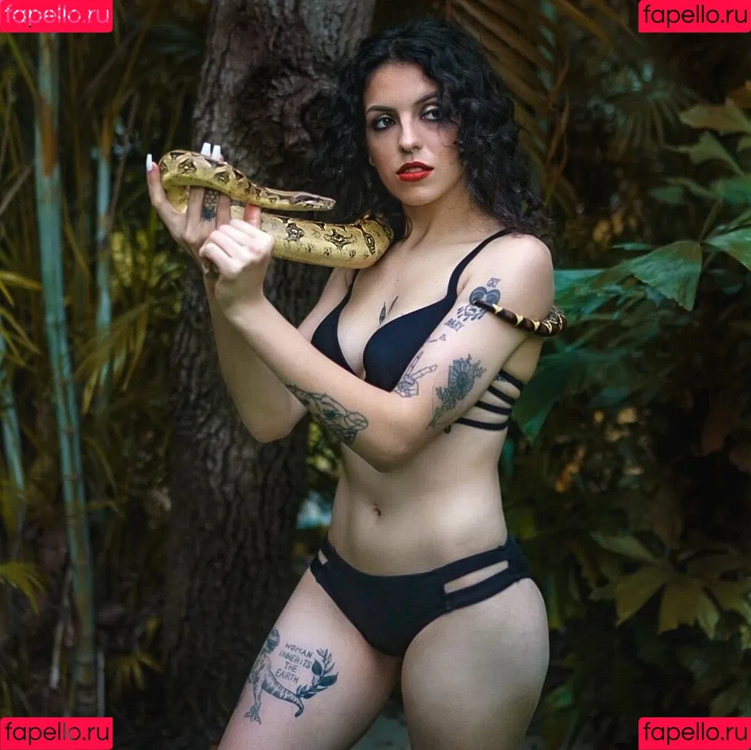 s8nswife Onlyfans Photo Gallery 