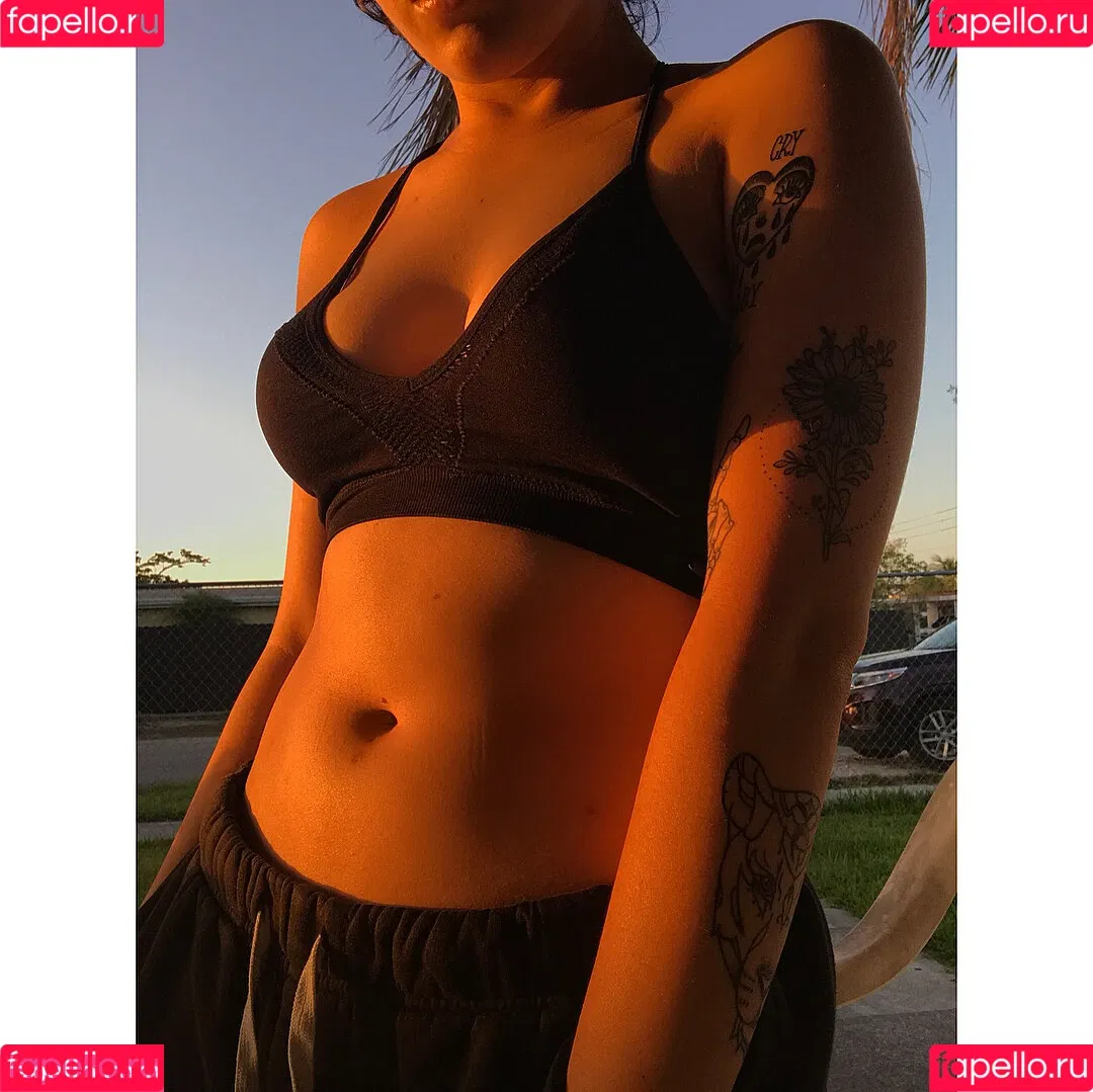 s8nswife Onlyfans Photo Gallery 