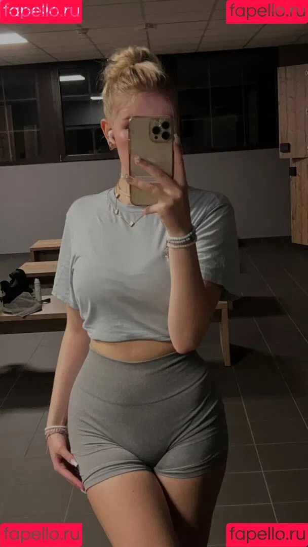 x05miaa Onlyfans Photo Gallery 