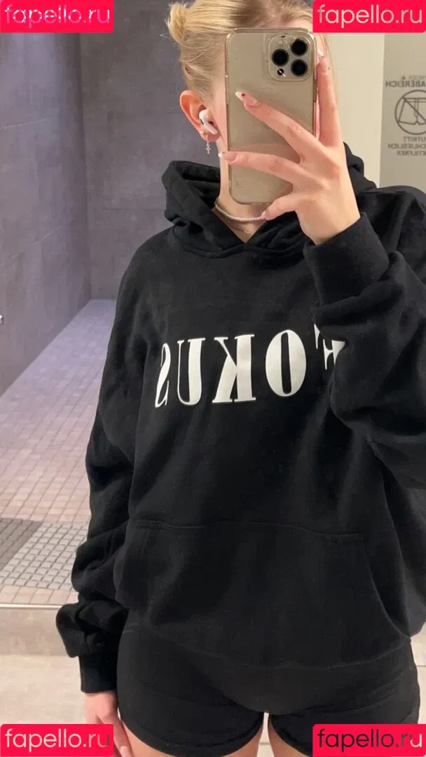 x05miaa Onlyfans Photo Gallery 