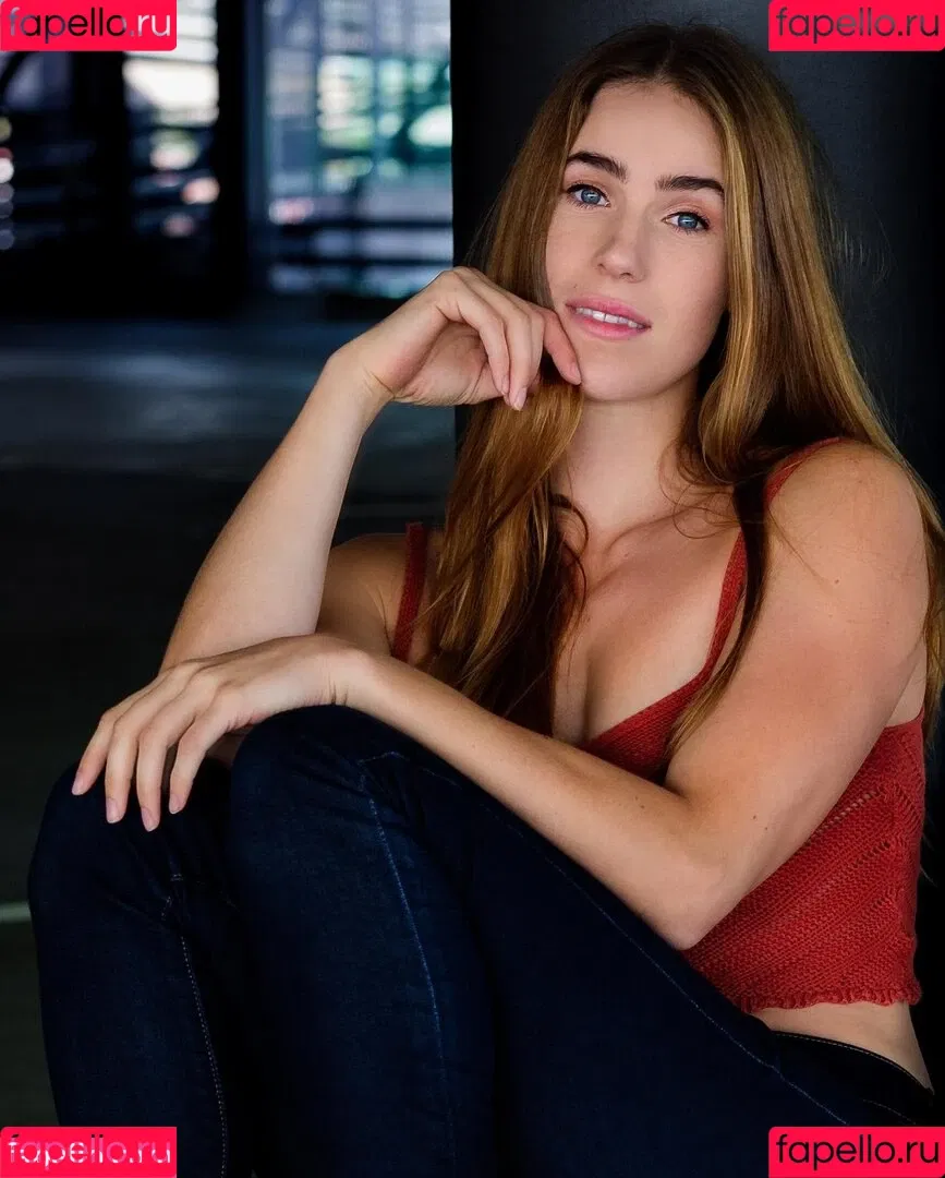 Lea Toran Jenner Onlyfans Photo Gallery 