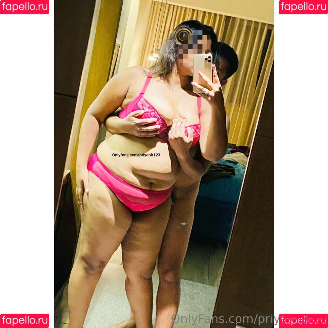 priyablr123 Onlyfans Photo Gallery 