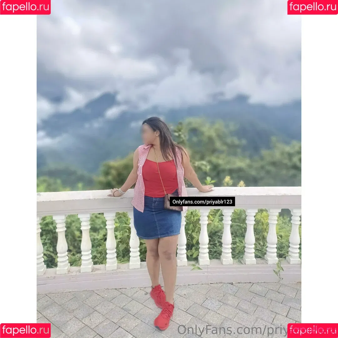 priyablr123 Onlyfans Photo Gallery 