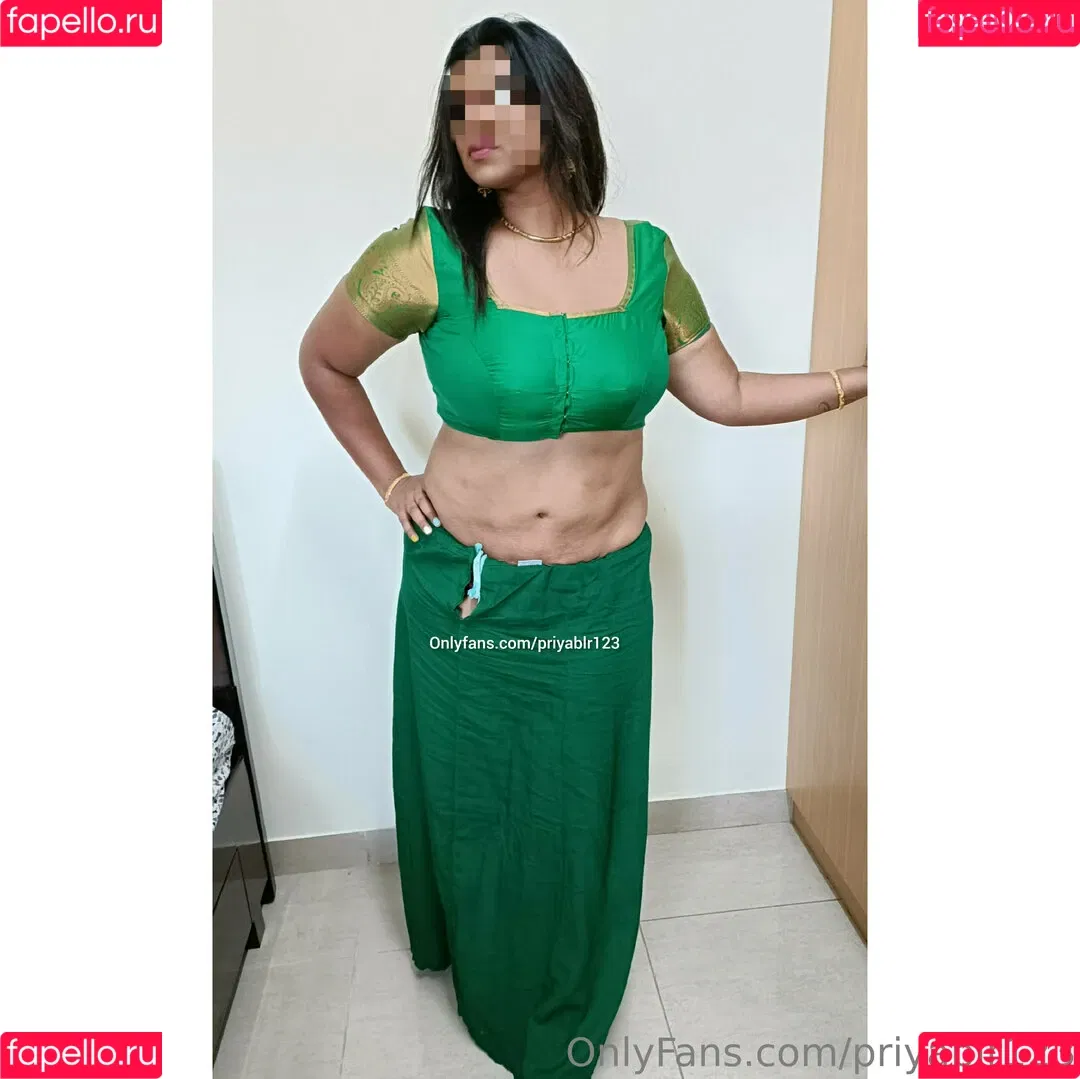 priyablr123 Onlyfans Photo Gallery 
