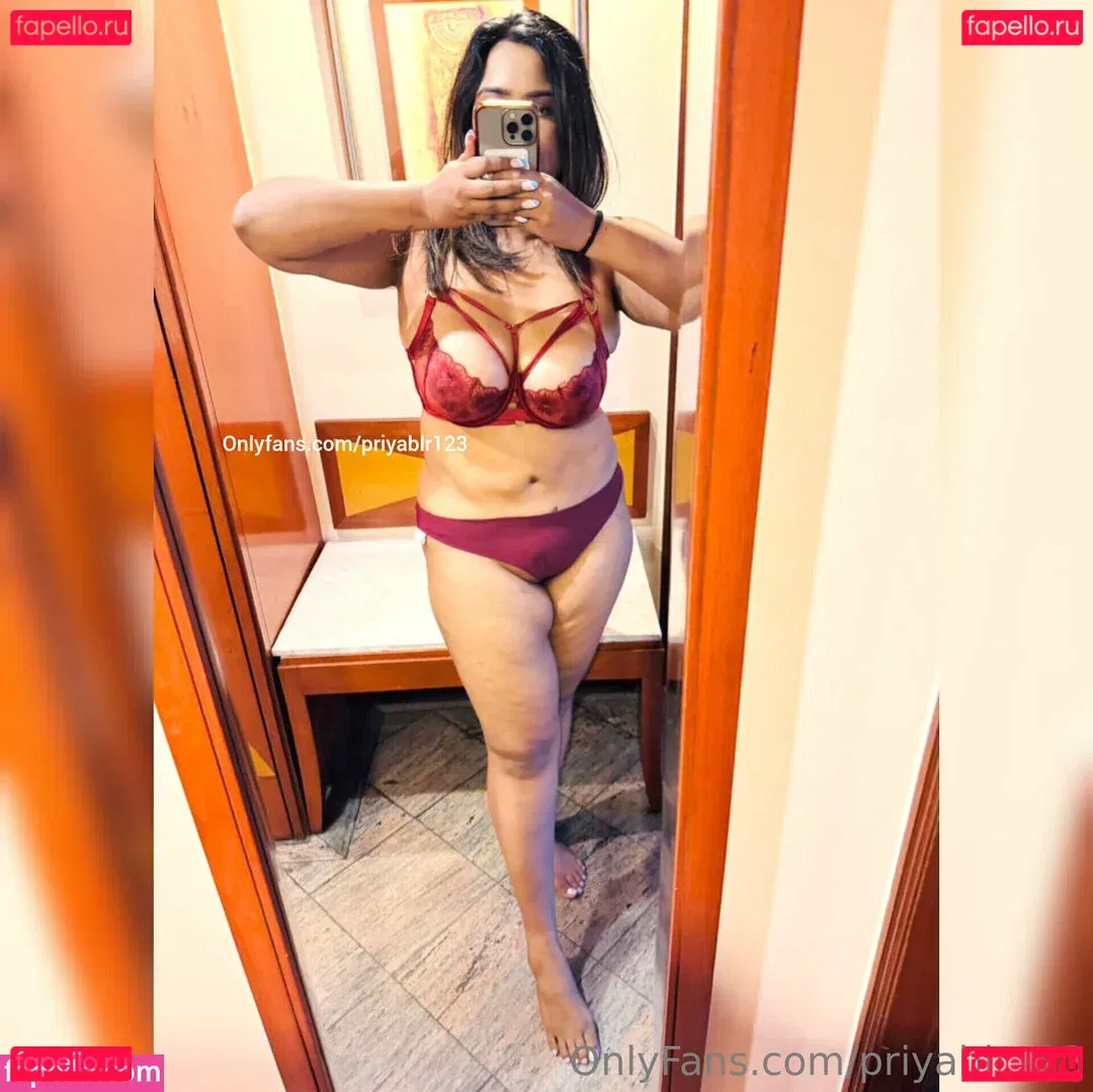 priyablr123 Onlyfans Photo Gallery 