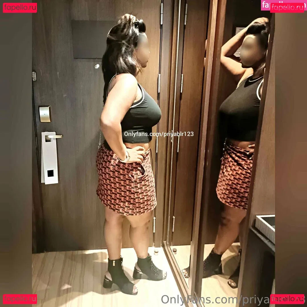 priyablr123 Onlyfans Photo Gallery 