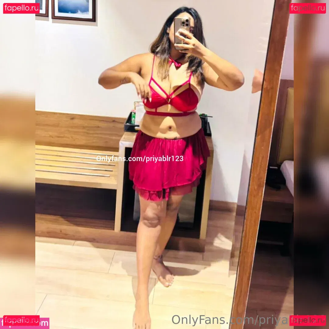 priyablr123 Onlyfans Photo Gallery 