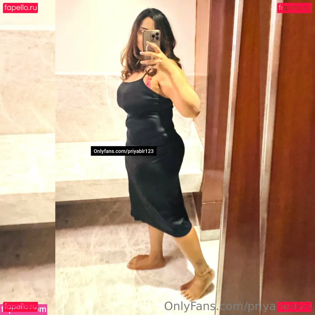 priyablr123 Onlyfans Photo Gallery 