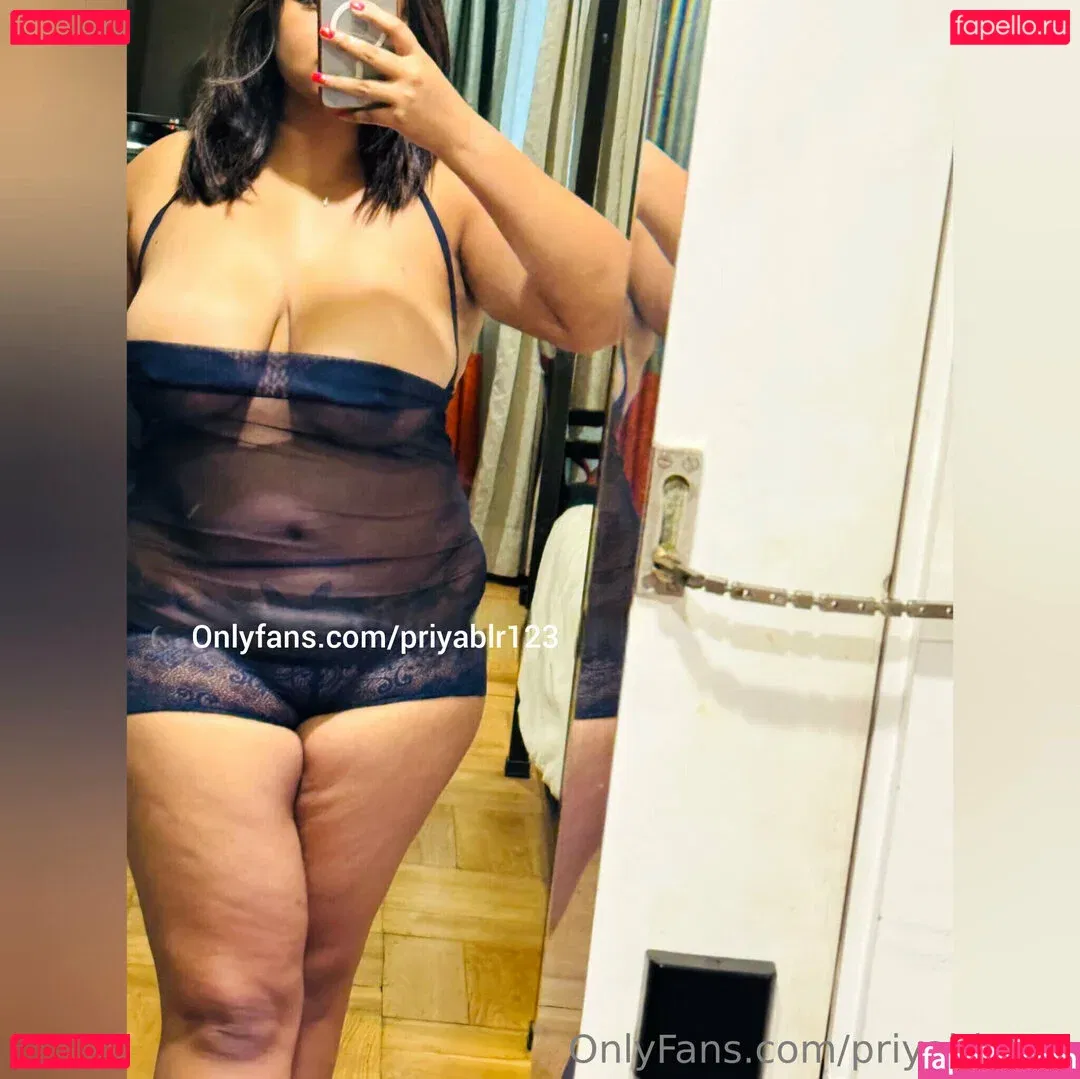 priyablr123 Onlyfans Photo Gallery 