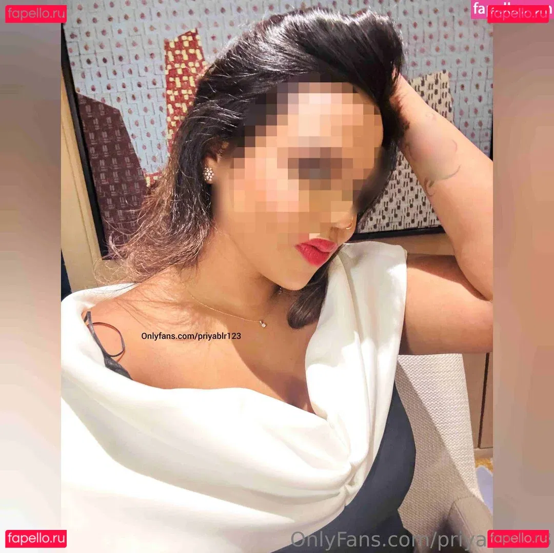 priyablr123 Onlyfans Photo Gallery 