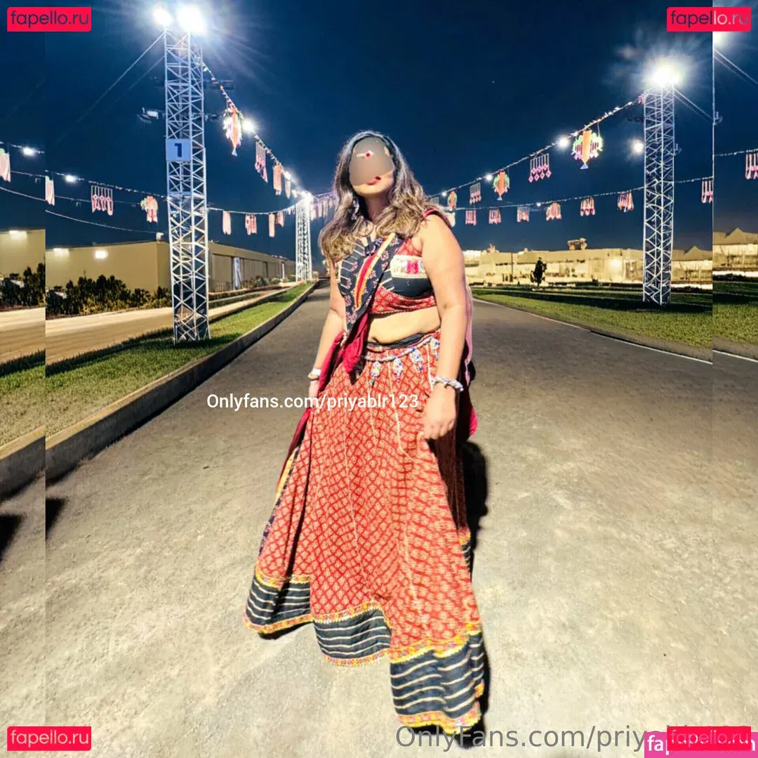 priyablr123 Onlyfans Photo Gallery 