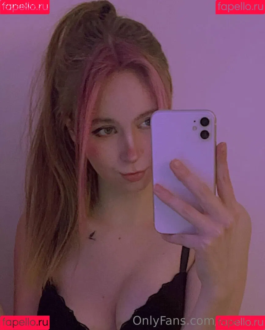 chelly.x Onlyfans Photo Gallery 