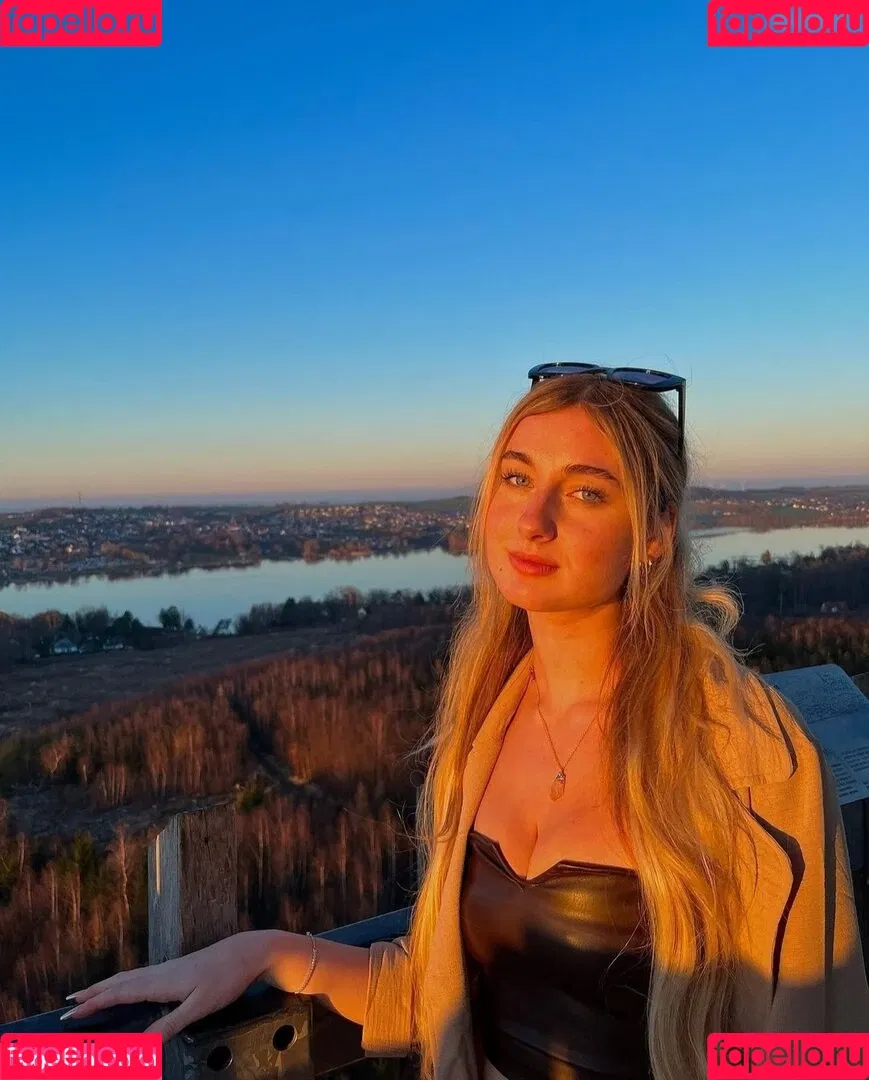 Sina-Marie Reen Onlyfans Photo Gallery 