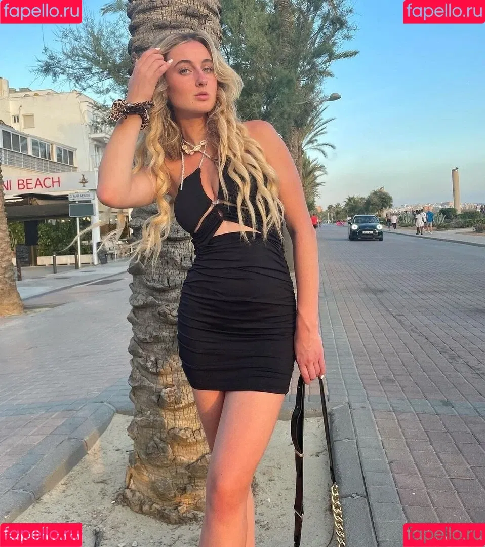 Sina-Marie Reen Onlyfans Photo Gallery 