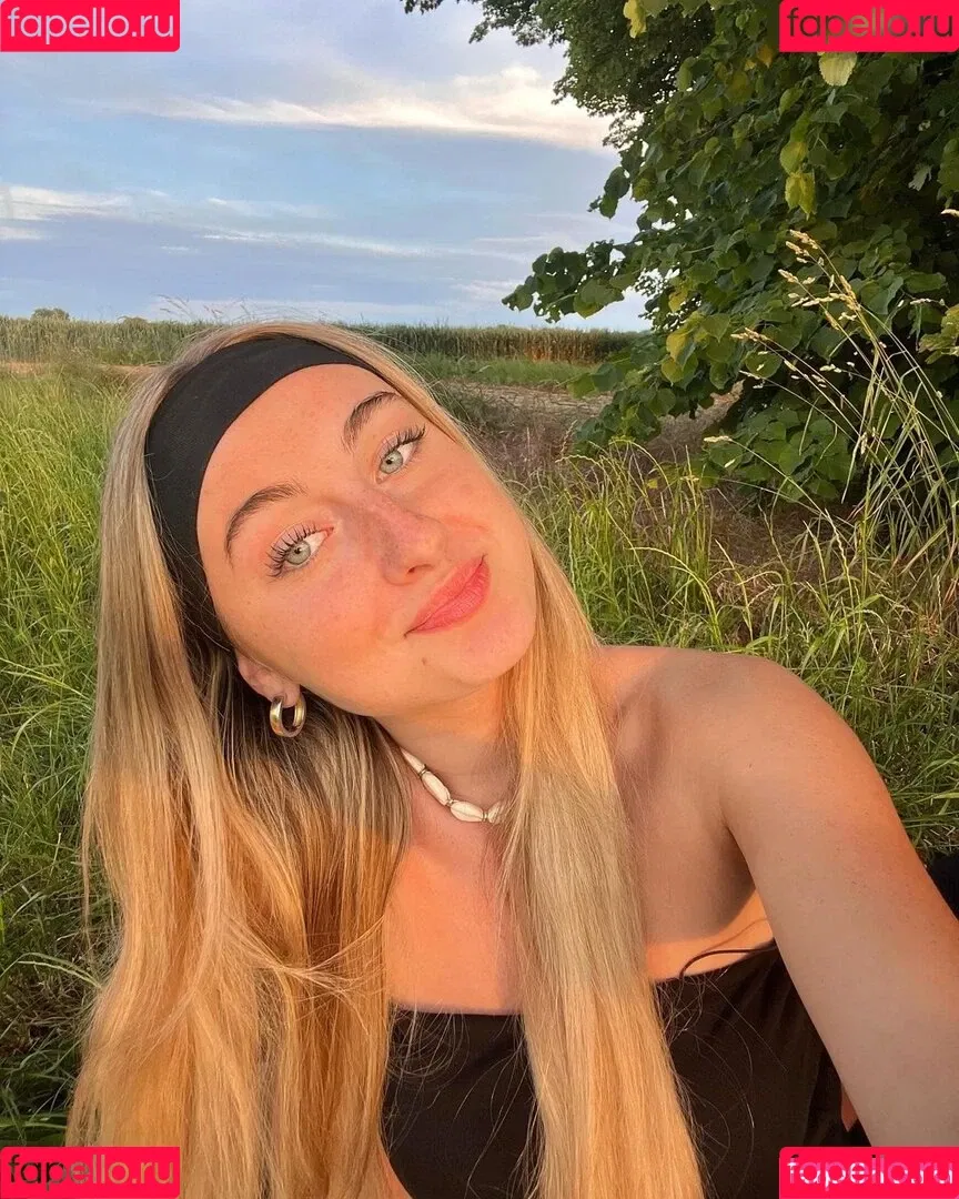 Sina-Marie Reen Onlyfans Photo Gallery 