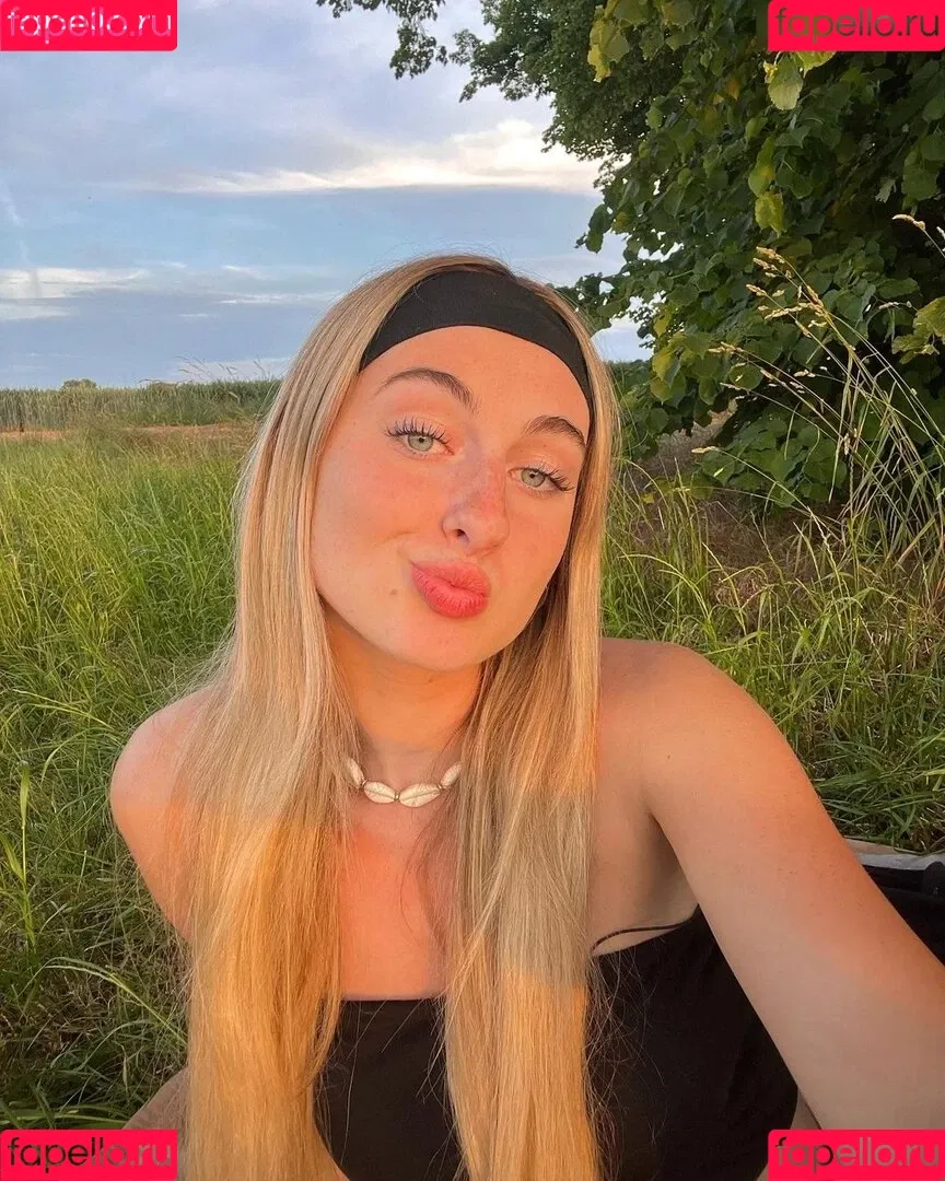 Sina-Marie Reen Onlyfans Photo Gallery 