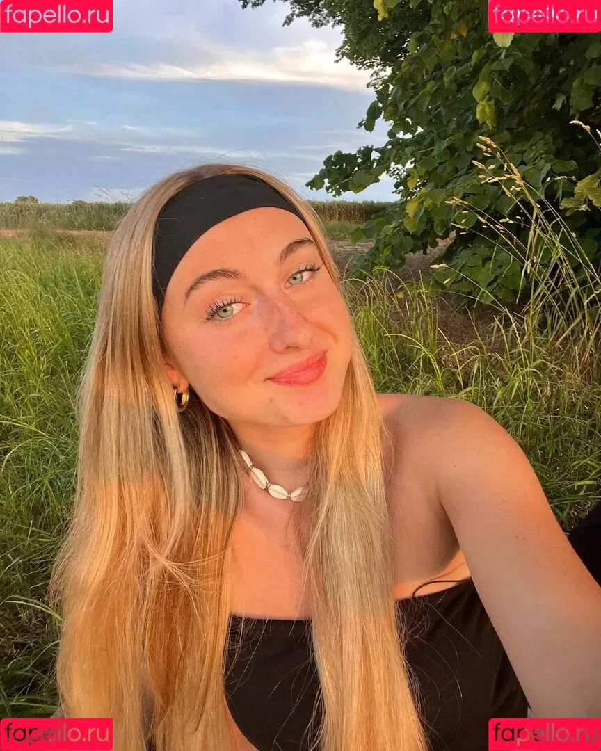 Sina-Marie Reen Onlyfans Photo Gallery 