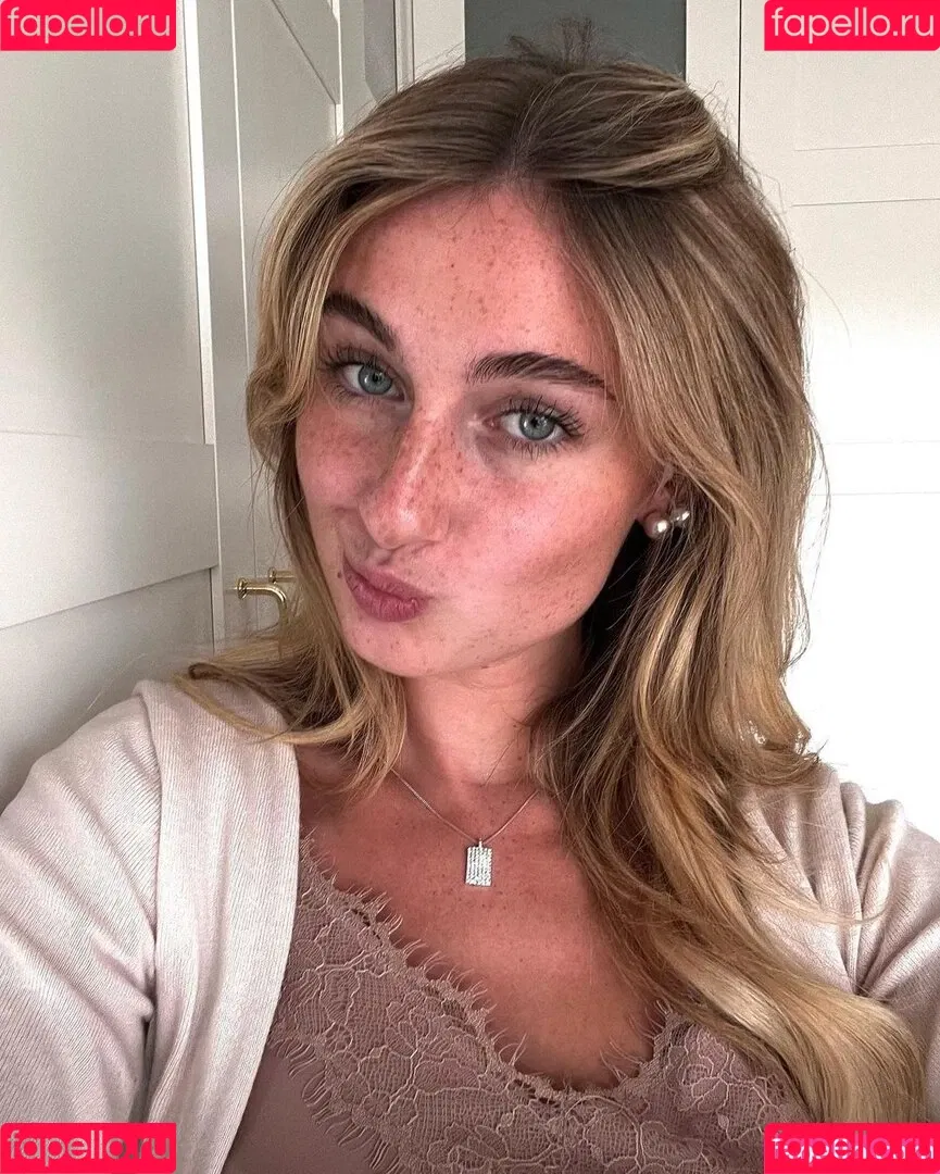 Sina-Marie Reen Onlyfans Photo Gallery 