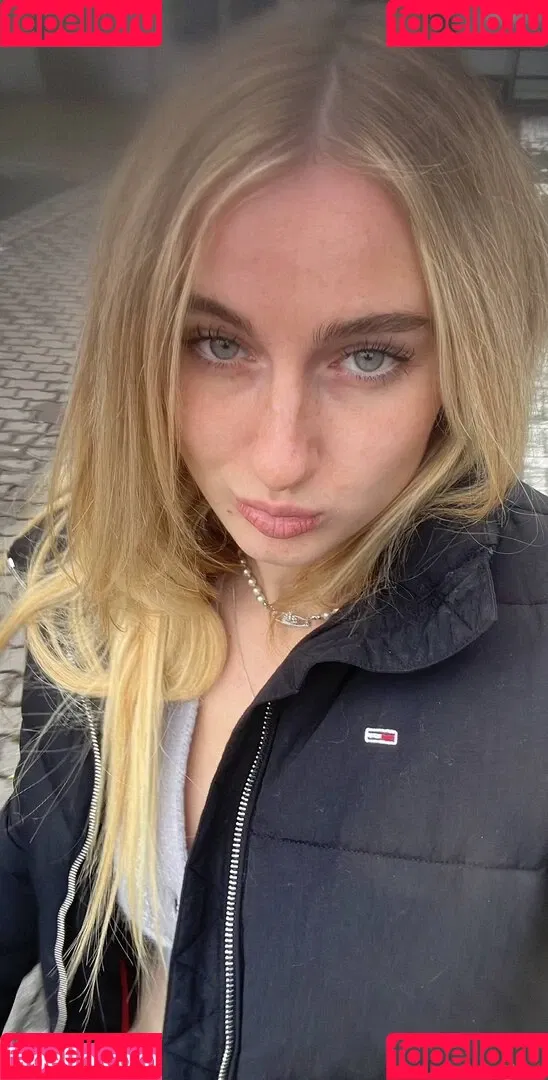 Sina-Marie Reen Onlyfans Photo Gallery 