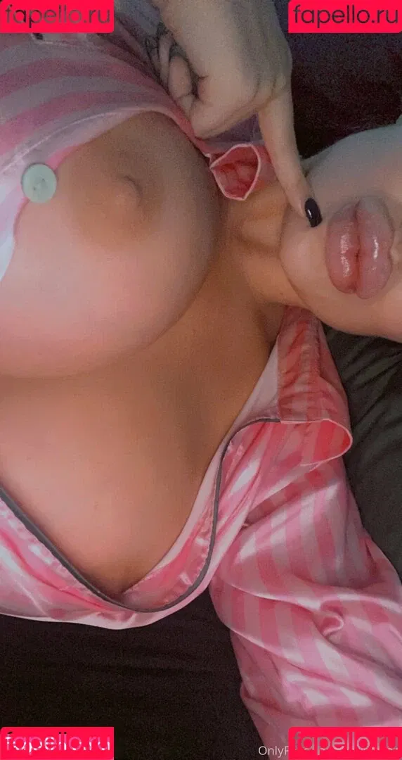 parismilan Onlyfans Photo Gallery 