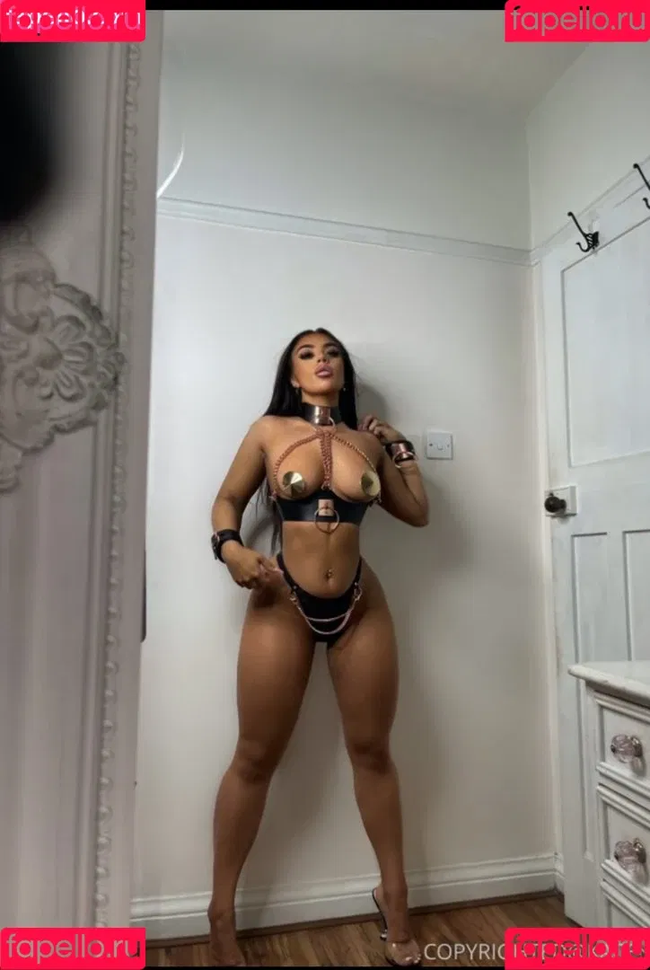 Kate Isobel Onlyfans Photo Gallery 