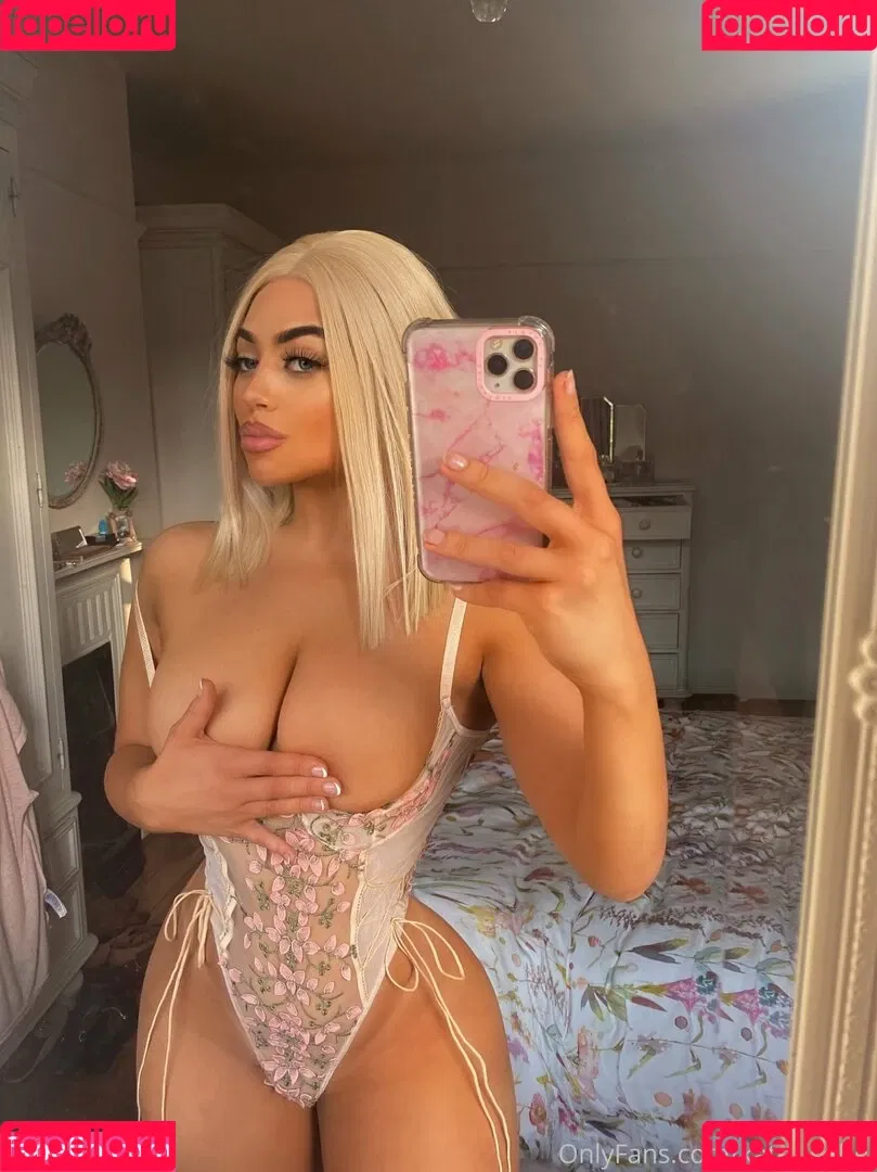 Kate Isobel Onlyfans Photo Gallery 