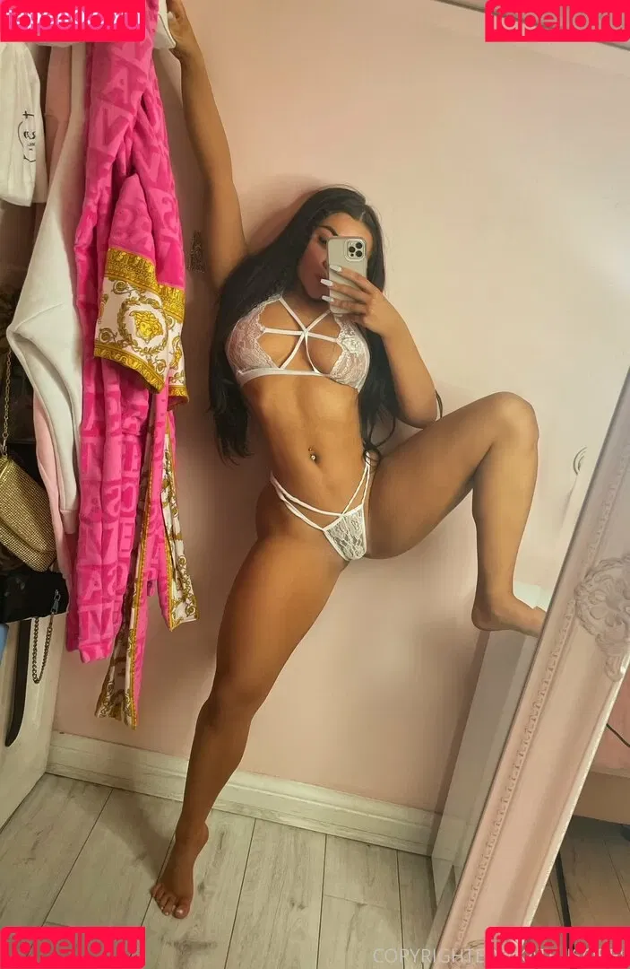 Kate Isobel Onlyfans Photo Gallery 