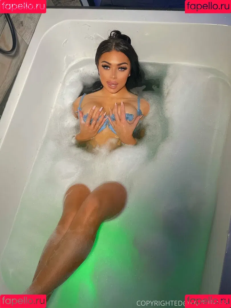 Kate Isobel Onlyfans Photo Gallery 