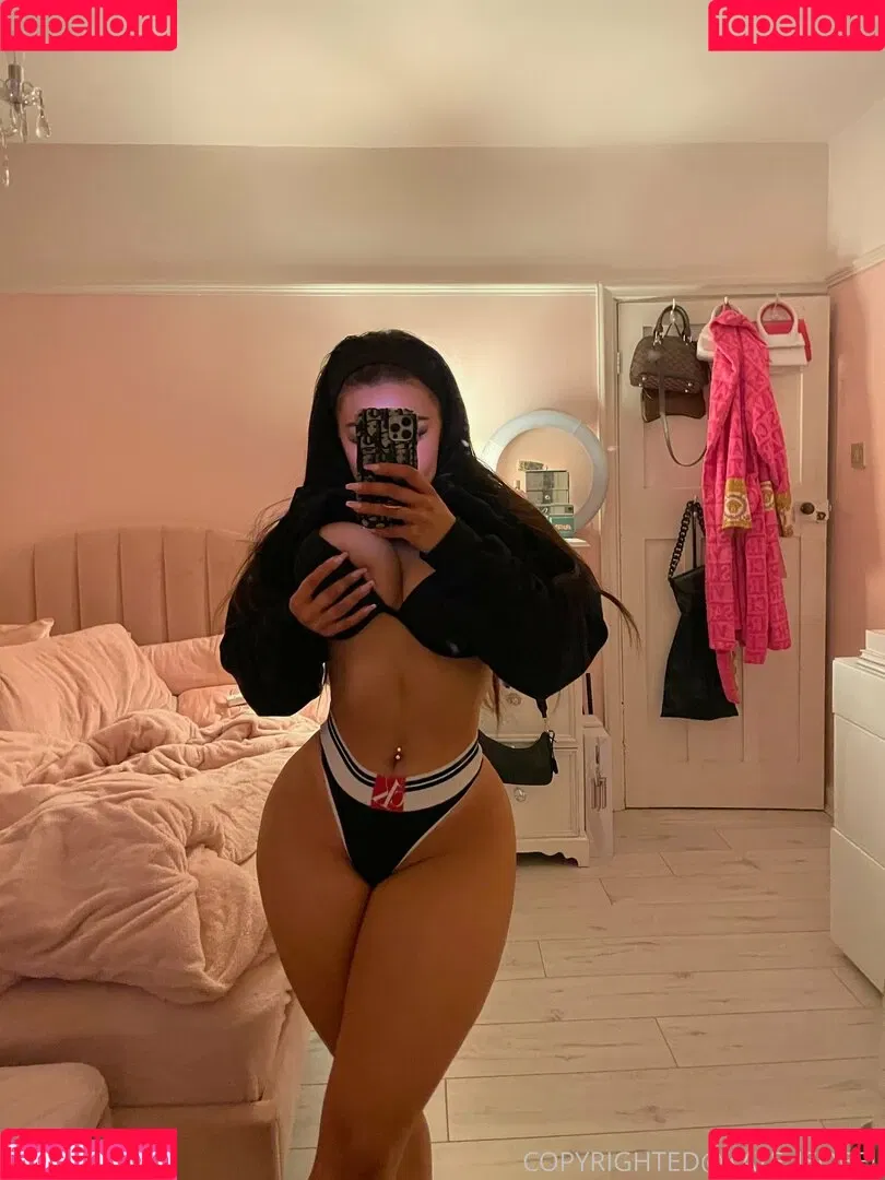 Kate Isobel Onlyfans Photo Gallery 