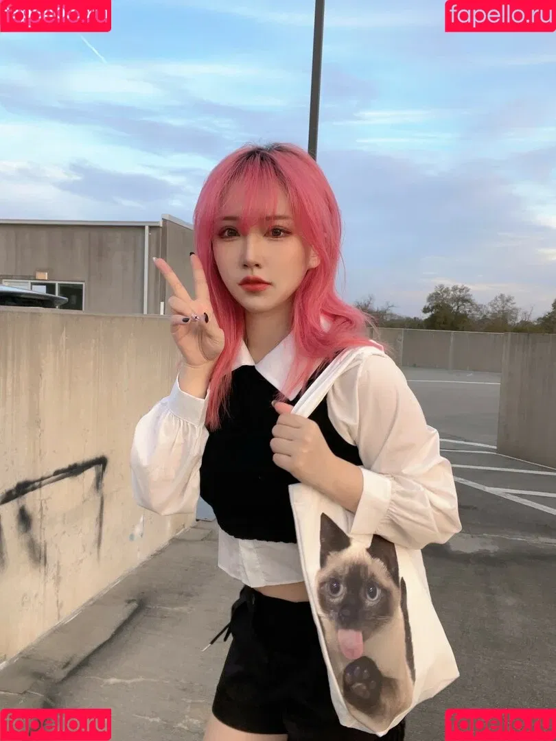 Rakukoooo Onlyfans Photo Gallery 