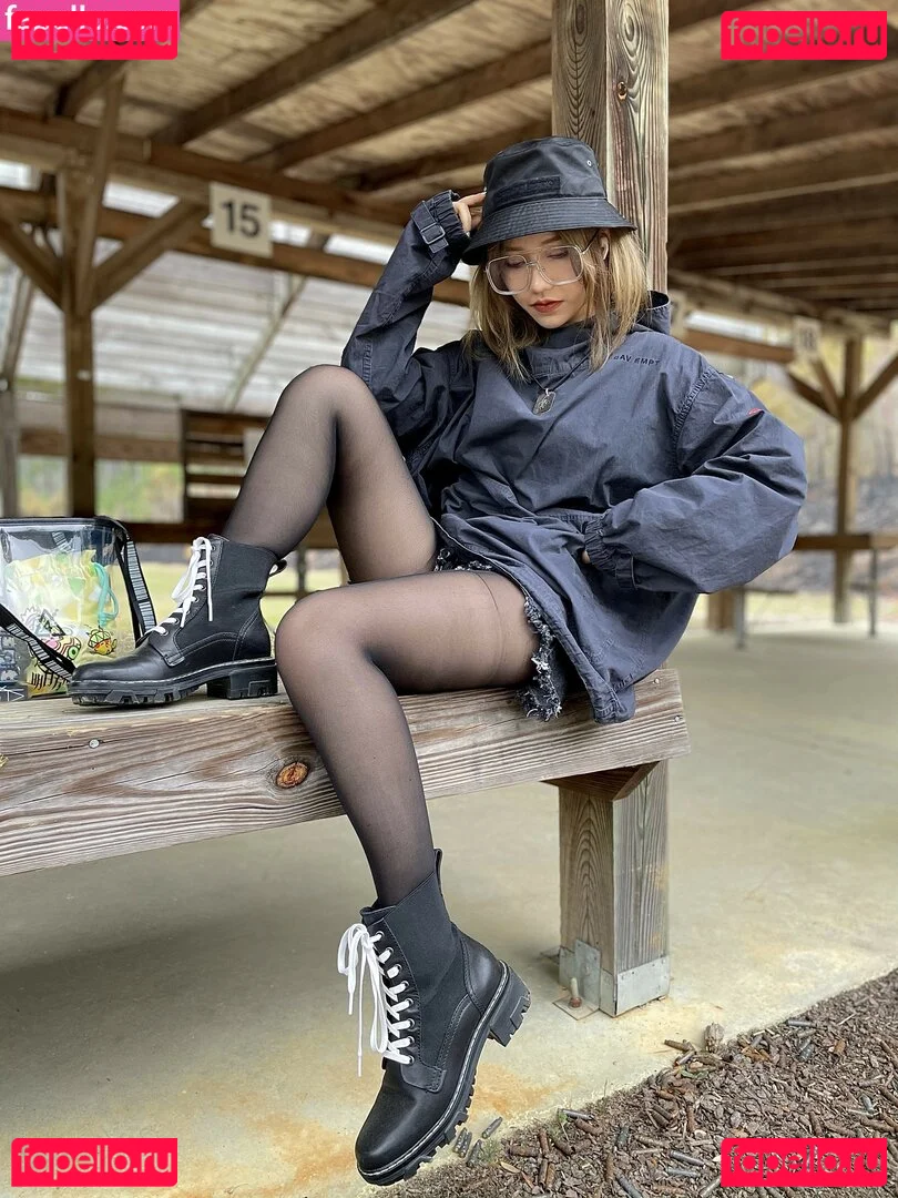 Rakukoooo Onlyfans Photo Gallery 